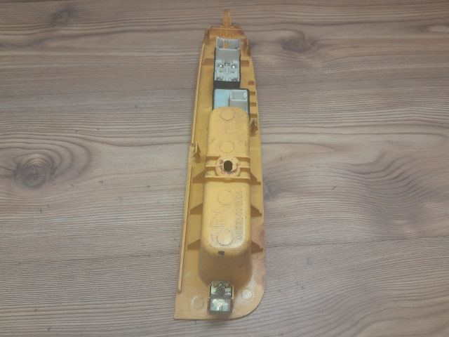 bontott KIA CARNIVAL Jobb első Ablakemelő Kapcsoló