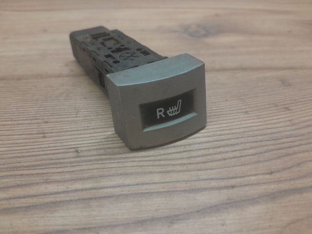 bontott KIA CARNIVAL Jobb első Ülésfűtés Kapcsoló