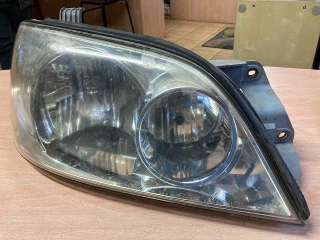 bontott KIA CARNIVAL Jobb Fényszóró