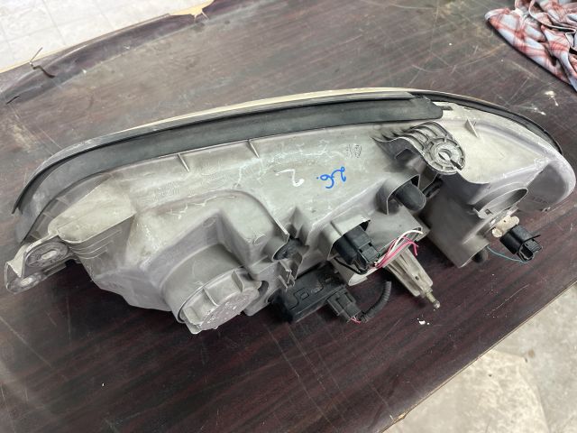 bontott KIA CARNIVAL Jobb Fényszóró