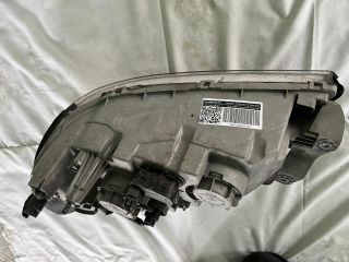 bontott KIA CARNIVAL Jobb Fényszóró