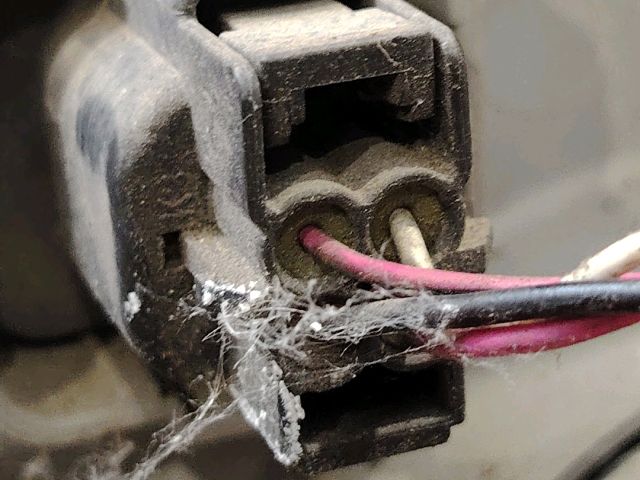 bontott KIA CARNIVAL Jobb Fényszóró