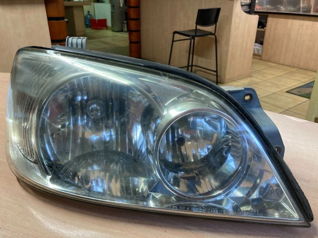 bontott KIA CARNIVAL Jobb Fényszóró