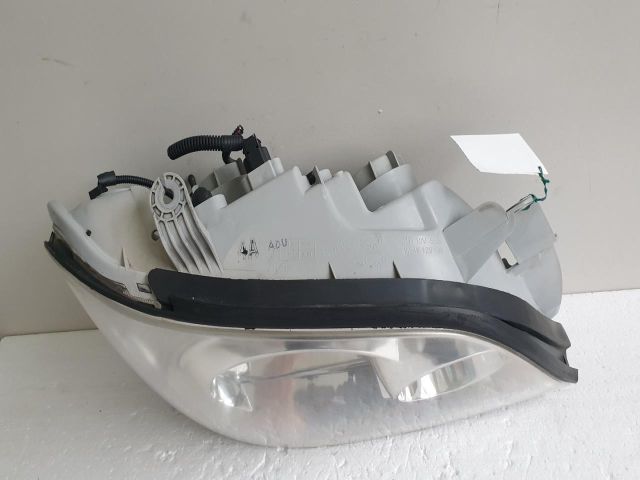 bontott KIA CARNIVAL Jobb Fényszóró