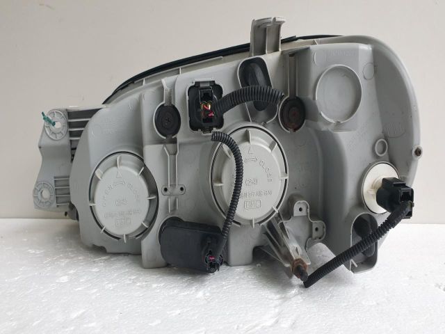 bontott KIA CARNIVAL Jobb Fényszóró