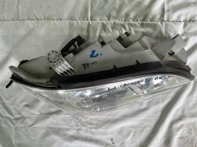 bontott KIA CARNIVAL Jobb Fényszóró