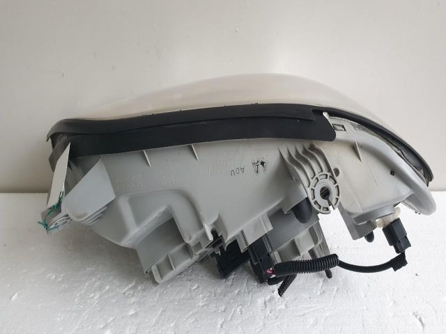 bontott KIA CARNIVAL Jobb Fényszóró