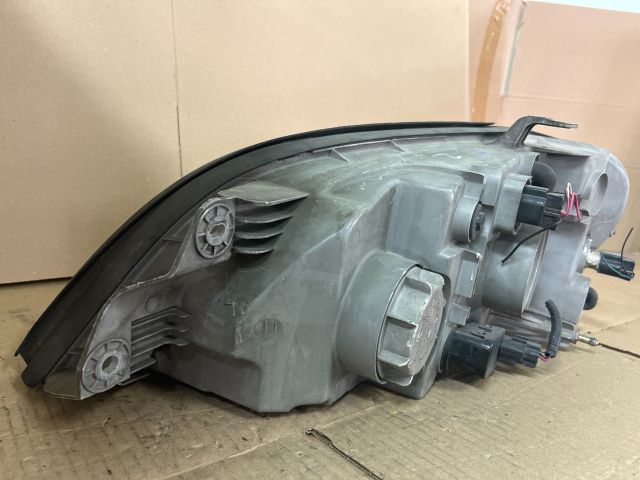 bontott KIA CARNIVAL Jobb Fényszóró