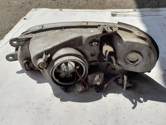 bontott KIA CARNIVAL Jobb Fényszóró