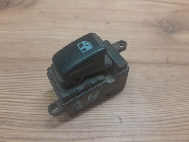 bontott KIA CARNIVAL Jobb hátsó Ablakemelő Kapcsoló