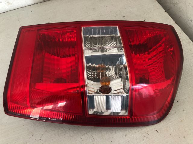 bontott KIA CARNIVAL Jobb Hátsó Lámpa