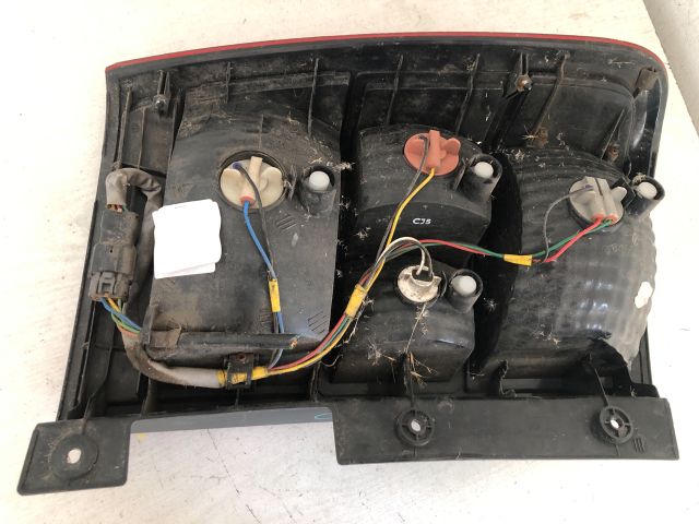 bontott KIA CARNIVAL Jobb Hátsó Lámpa