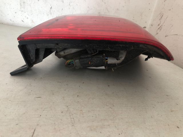 bontott KIA CARNIVAL Jobb Hátsó Lámpa