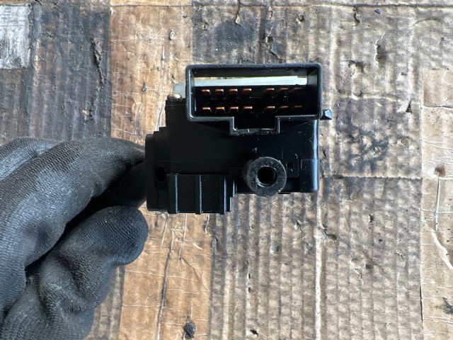 bontott KIA CARNIVAL Jobb Kormánykapcsoló Ablaktörlő