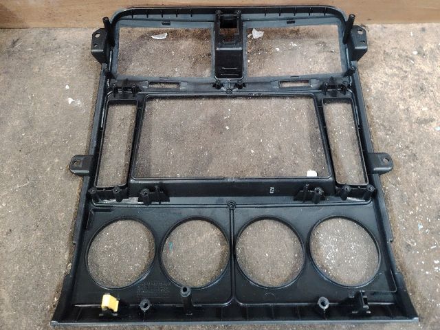 bontott KIA CARNIVAL Középkonzol Keret