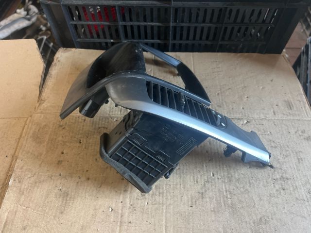 bontott KIA CARNIVAL Középső Bal Szellőző