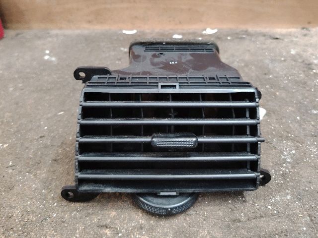 bontott KIA CARNIVAL Középső Bal Szellőző