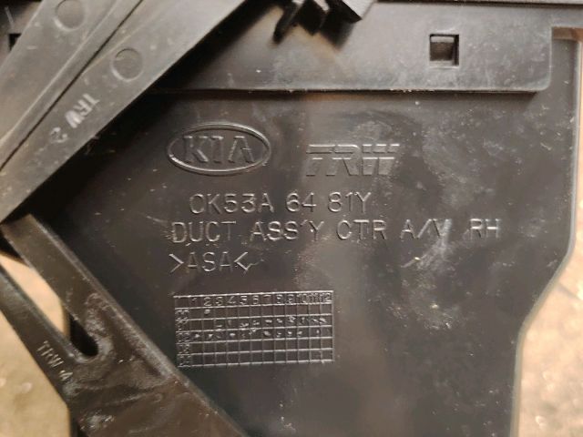 bontott KIA CARNIVAL Középső Bal Szellőző