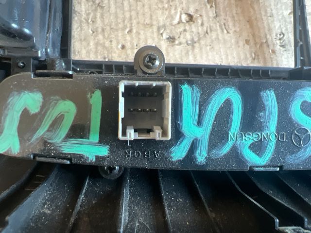 bontott KIA CARNIVAL Középső Bal Szellőző