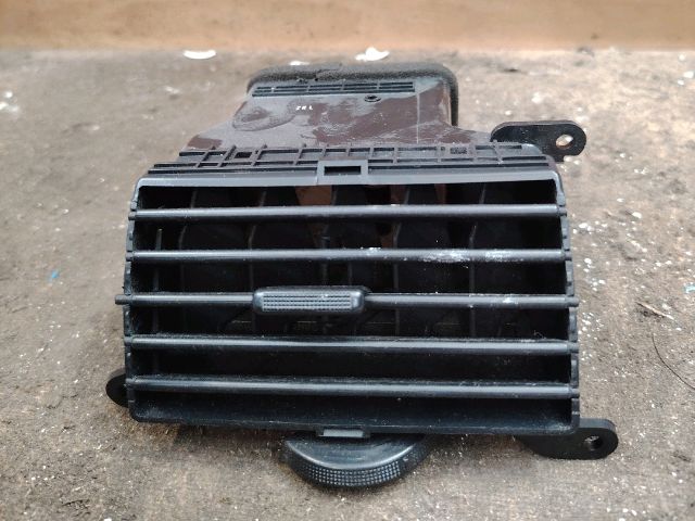 bontott KIA CARNIVAL Középső Jobb Szellőző