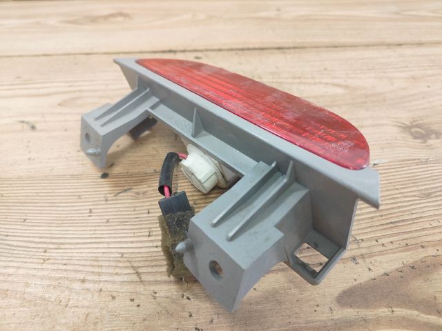 bontott KIA CARNIVAL Pótféklámpa