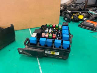 bontott KIA CEED Biztosítéktábla Motortér