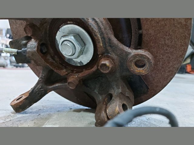 bontott KIA CEED Bal első Csonkállvány Kerékaggyal