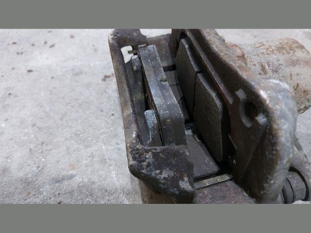 bontott KIA CEED Jobb első Féknyereg Munkahengerrel