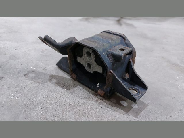 bontott KIA CEED Motor Tartó Bak Bal