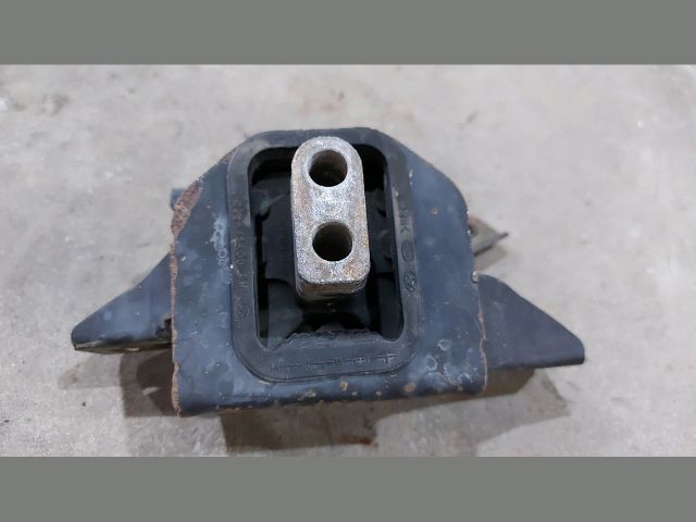 bontott KIA CEED Motor Tartó Bak Bal