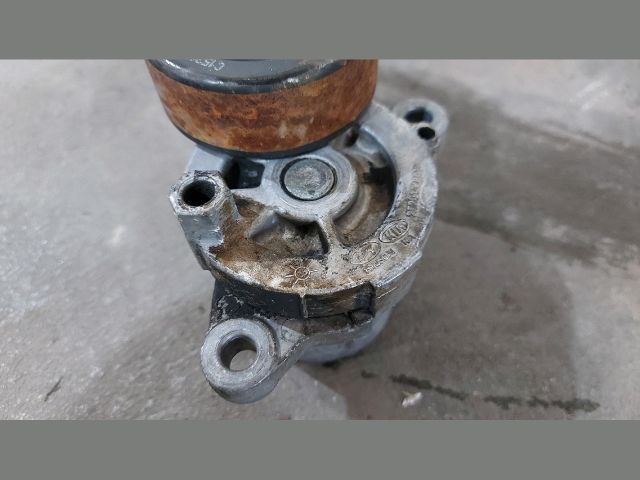 bontott KIA CEED Szíjfeszítő Görgő