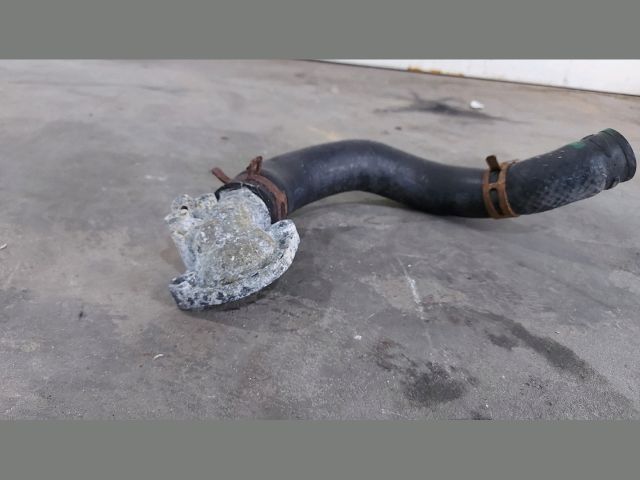 bontott KIA CEED Termosztátház Csővel