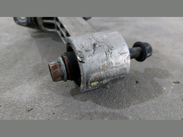 bontott KIA CEED Váltó Tartó Bak (Pozíciófüggetlen)