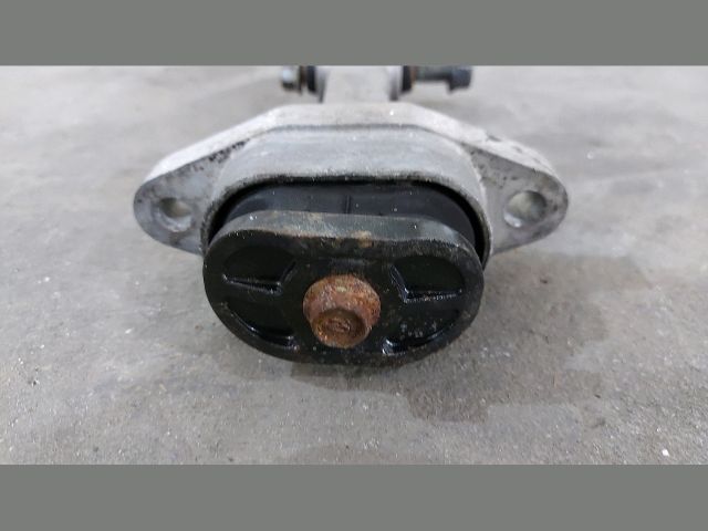 bontott KIA CEED Váltó Tartó Bak (Pozíciófüggetlen)