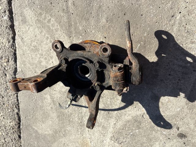 bontott KIA CEED Bal első Csonkállvány Kerékaggyal