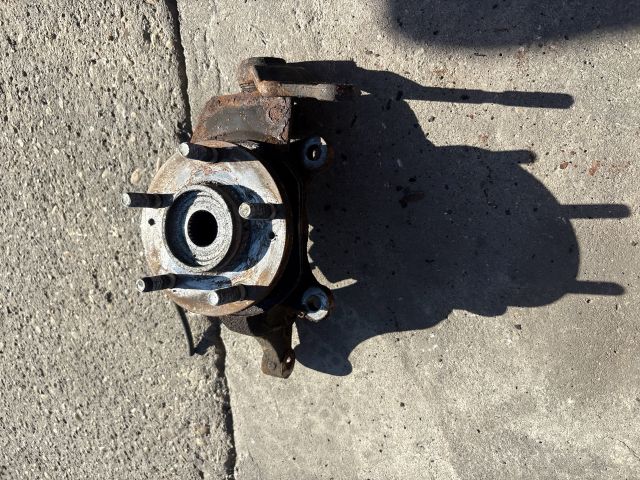 bontott KIA CEED Bal első Csonkállvány Kerékaggyal