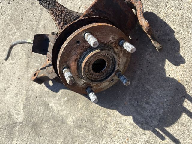 bontott KIA CEED Bal első Csonkállvány Kerékaggyal