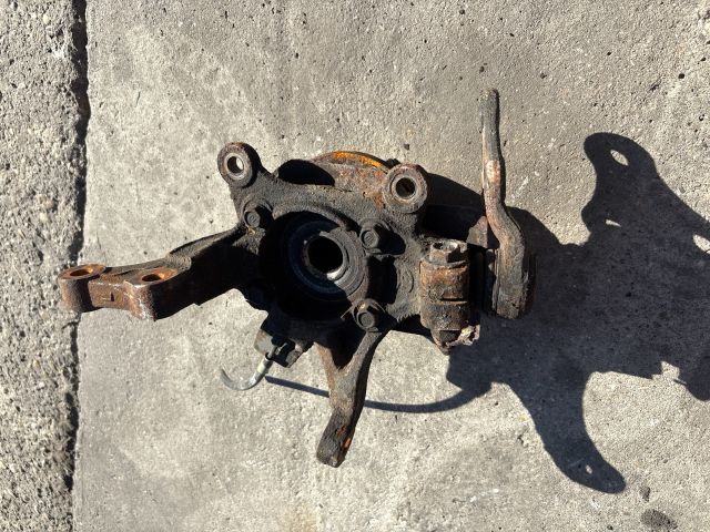 bontott KIA CEED Bal első Csonkállvány Kerékaggyal