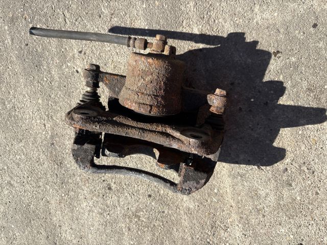 bontott KIA CEED Bal első Féknyereg Munkahengerrel