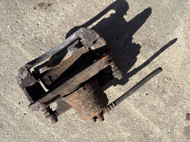 bontott KIA CEED Bal első Féknyereg Munkahengerrel