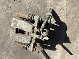 bontott KIA CEED Bal hátsó Féknyereg Munkahengerrel