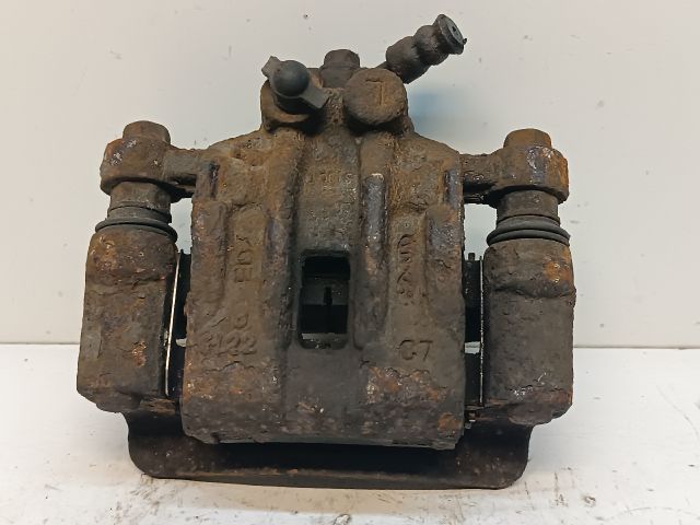 bontott KIA CEED Bal hátsó Féknyereg Munkahengerrel