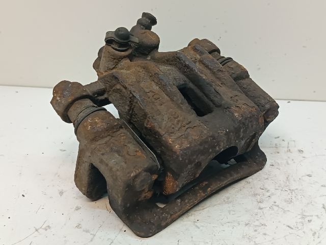 bontott KIA CEED Bal hátsó Féknyereg Munkahengerrel