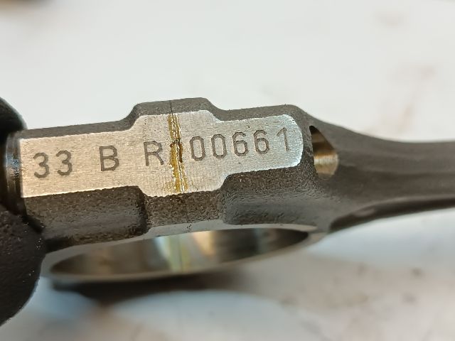 bontott KIA CEED Dugattyú és Hajtókar