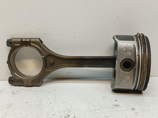 bontott KIA CEED Dugattyú és Hajtókar