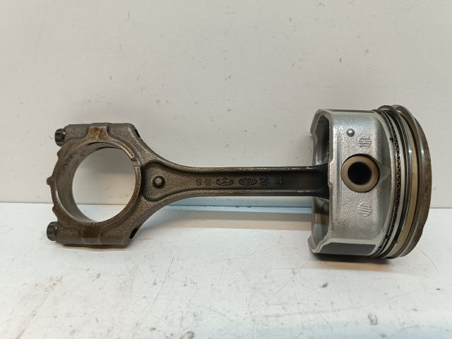 bontott KIA CEED Dugattyú és Hajtókar