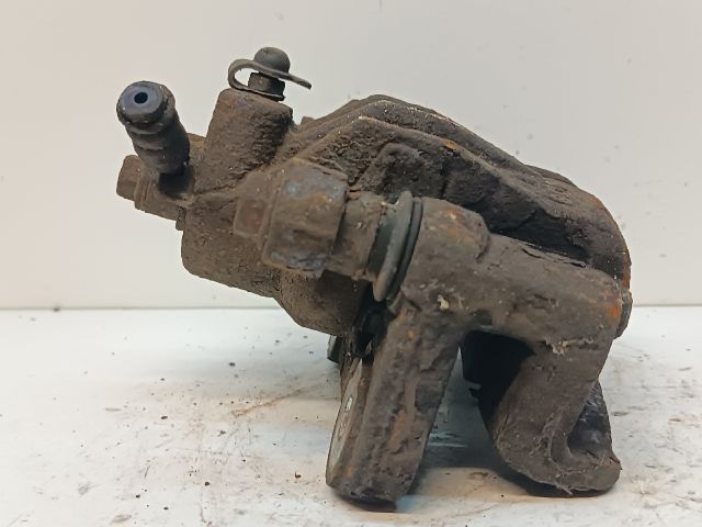 bontott KIA CEED Jobb hátsó Féknyereg Munkahengerrel