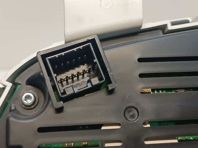 bontott KIA CEED Kilométeróra