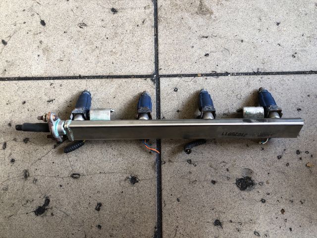 bontott KIA CEED Porlasztó Sor / Híd