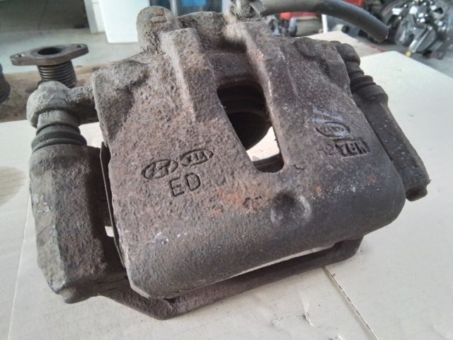 bontott KIA CEED Jobb első Féknyereg Munkahengerrel